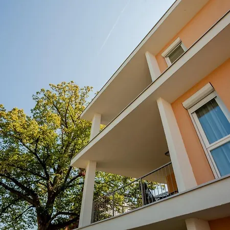 Central Deluxe Apartment