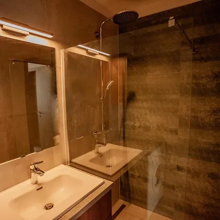 Central Deluxe Balatonalmadi